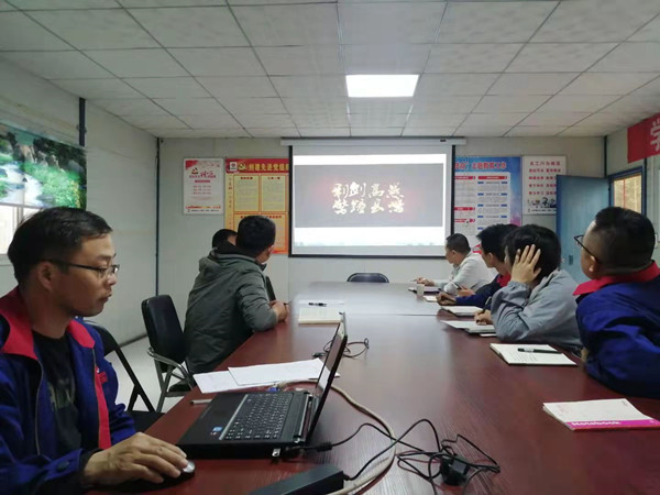 陜煤建設渭南分公司第一項目部常打“預防針”常敲“警示鐘”